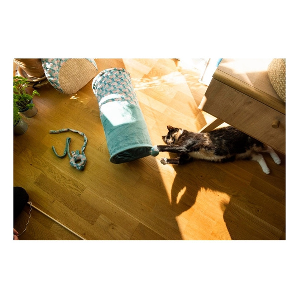 ZOLUX Zabawka dla kota królik zawieszany na drzwiach,liście ETHICAT 59,5 cm